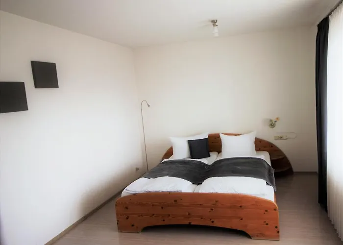 מלון Wirtshaus Krone פרידריכסהאפן