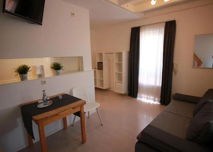 מלון Wirtshaus Krone 3*