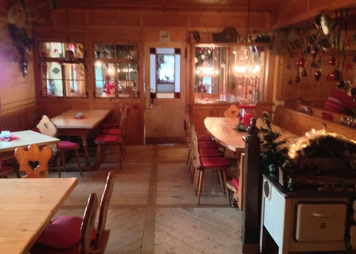 מלון Wirtshaus Krone 3*